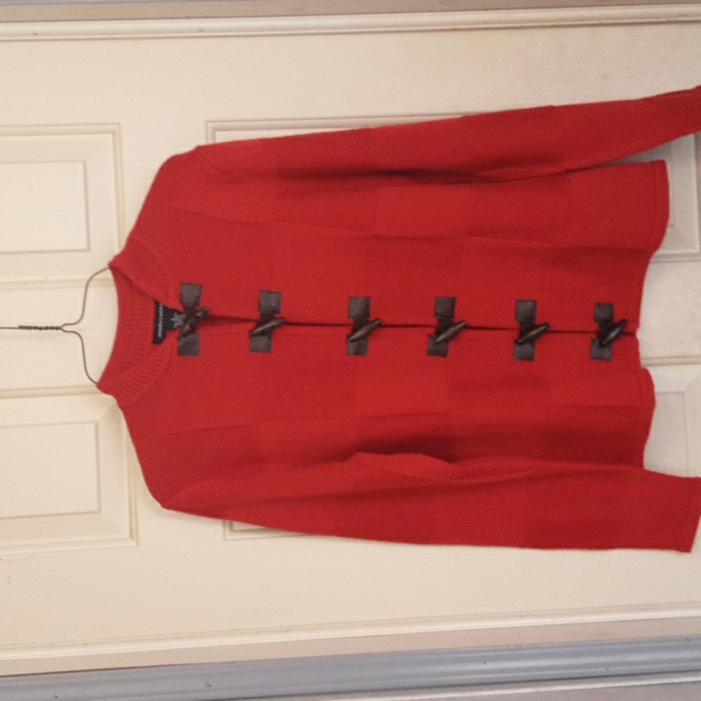 Beautiful Goodclothes Red Sweater Size Small. Beautiful buttons.